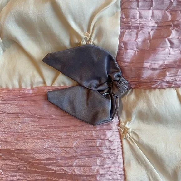 The Peanutshell Bella organic cotton crib quilt and sheet set pink, cream - Picture 7 of 17